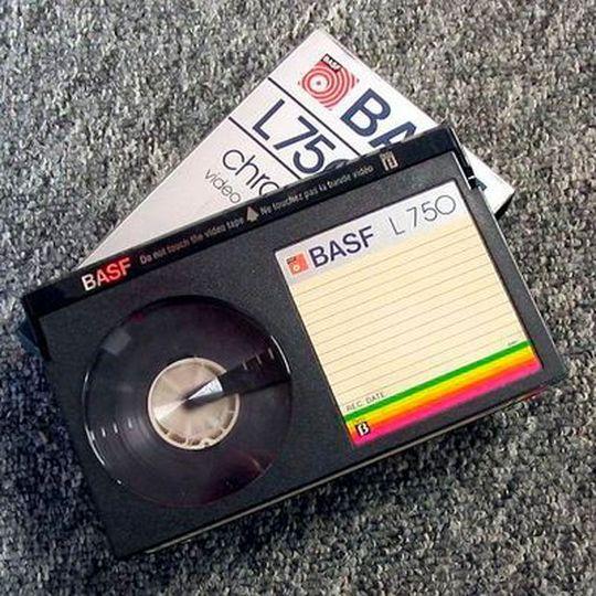 La guerra dei formati: da Betamax vs VHS a Blu-ray vs HD DVD