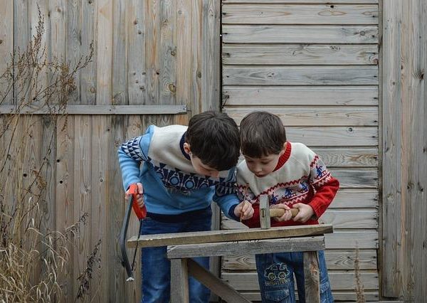 Assistenti vocali: come funzionano e chi ascolta le tue richieste?